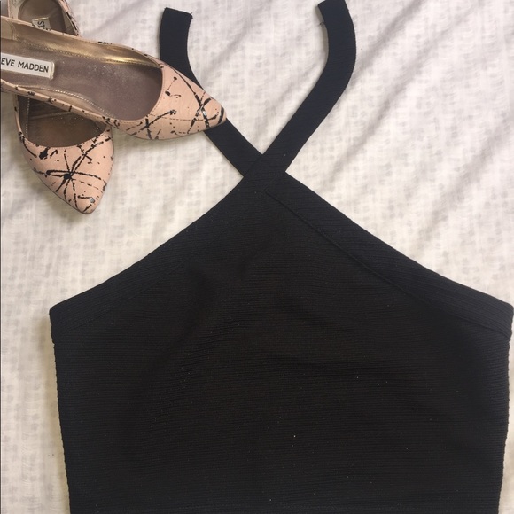 Cropped halter top in black - Picture 2 of 5